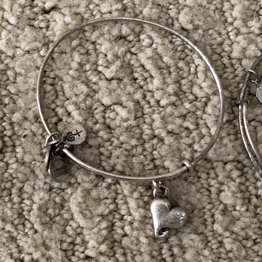 Heart w/ rhinestones silver Alex and Ani bracelet